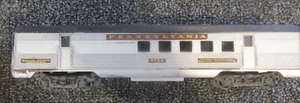 HO Scale Pennsylvania Streamline RPO Car by Athearn (LC2002) - Picture 1 of 3