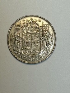 COLLECTABLE 1952 CANADA 50 Cent SILVER Coin - Picture 1 of 2