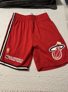 Mitchell & Ness NBA Swingman Road Shorts Miami Heat 96-97 100% Authentic (M) - Picture 1 of 2