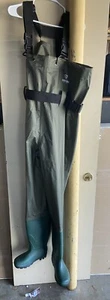 Unisex Fishing Waders With Boots Men 5/ Women 7Chest Waders Waterproof Brand New - Picture 1 of 4