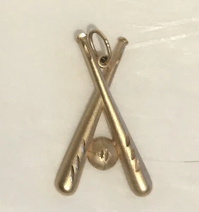 Colgante deportivo con dije de bate de béisbol Michael Anthony de oro amarillo de 14 k - Imagen 1 de 6