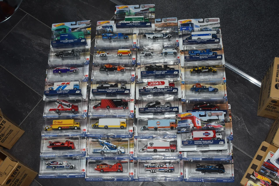 HOT WHEELS CAR CULTURE TEAM TRANSPORT MULTI LISTING PORSCHE NISSAN MERC FORD - Image 1 of 1