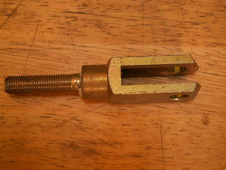 Horquilla de embrague Ferrari 512 BB (carb) 512 BBi # 121691 Foto 1 de 1