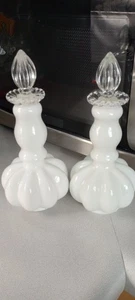 2er Set Vintage Fenton Silvercrest Milchglas Melone Parfüm Flaschen mit Stopfen 7" - Bild 1 von 20