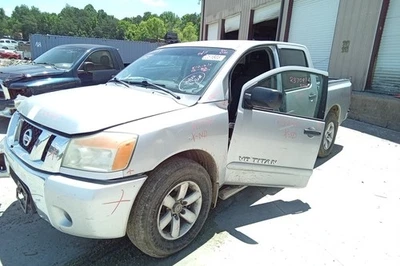 2011 Nissan Titan 5.6L Engine Motor 8cyl OEM 293K Miles - LKQ382645064 - Image 1 of 4