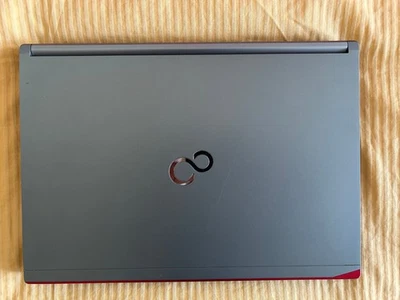 Fujitsu Lifebook E733 13 Zoll Windows 11 Pro 256 GB SSD Speicher - Bild 1 von 4