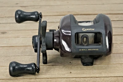 Quantum Heat HT250 Bait Cast Fishing Reel 2 ball bearings / - Image 1 of 4