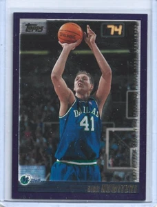 Dirk Nowitzki 2000-01 Topps Basketball #16 - Dallas Mavericks - Bild 1 von 2