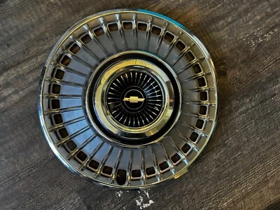 1963 1964 CHEVROLET CHEVY BELAIR IMPALA CORVAIR HUBCAP WHEEL COVER VERY Nice E7 - Image 1 of 4