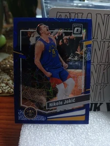2023-24 Panini Donruss Optic - Nikola Jokić #19 Blue Velocity Prizm - Picture 1 of 2