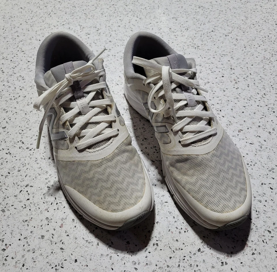 White New Balance 711 Women's Size 9.5 - Image 1 of 4