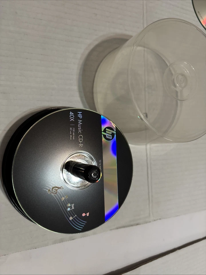 32 PACK Hewlett-Packard Spindle Black HP Music CD-R 40x 700 MB 80 Min - Image 1 of 3