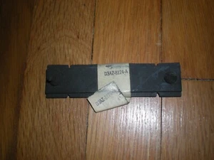 Nuevo de lote antiguo 1973-1978 plataforma de montaje de radiador Ford LTD D3AZ-8124-A - Imagen 1 de 1