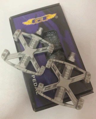 Pedales de aleación para bicicleta GT MTB/BMX 9/16 plataforma plana estilo libre NOS plateados Foto 1 de 4