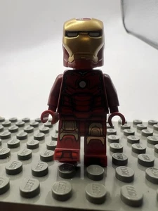 LEGO Iron Man Marc 3 MiniFigure 76031 - Picture 1 of 4
