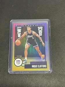 2025-26 Topps Basketball New School Nique Clifford /50 RC Gold Rainbow 1:2500 - Bild 1 von 2