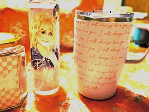 Ausverkauft Dolly Parton I will Always❤️you Tumbler, Hair & Body Mist, & S/O Kerze! - Bild 1 von 6