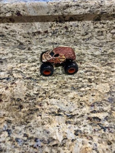 Spin Master Monster Jam SASQUATCH Truck New 1:64 - Picture 1 of 5