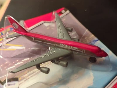 STUNNING GLOBE LINK 4" LONG AIRPLANE BY AIR POWER NEW ON CARD W/ LANDING GEAR - Image 1 of 4