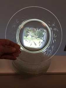 EXQUISITE Set Of 8 Vintage Cut Clear Glass Lunch Plates 8.5" - Picture 1 of 9