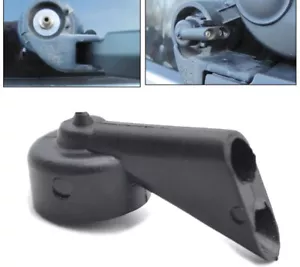 UGELLO SPRUZZINO TERGICRISTALLI LAVAVETRI LUNOTTO POSTERIORE AUDI A3 8V S3 12-19 - Foto 1 di 9