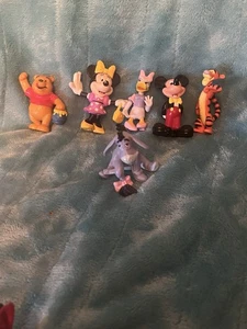 Lotto 6 figurine Winnie The Pooh e Topolino - Foto 1 di 3