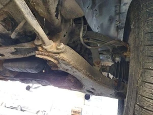 brazo de la suspensión inferior delantero derecho para NISSAN PICK UP (D22) - Imagen 1 de 2