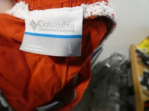 COLUMBIA SHORTS ORANGE OMNI SHADE P SIZE LARGE - Picture 1 of 2