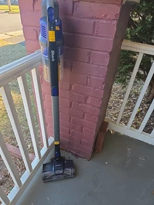 Aspiradora inalámbrica Shark Rocket ix141 sin cargador  - Imagen 1 de 7