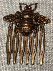 The Good Collective Vintage Vibe Bee Hair Comb In Bronze - Picture 1 of 6