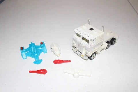 Original Transformers G1 Ultra Magnus Action Figure Cover