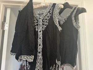 3 piezas 2 tops sin mangas y un par de pantalones cortos hechos en Indonesia - Imagen 1 de 14