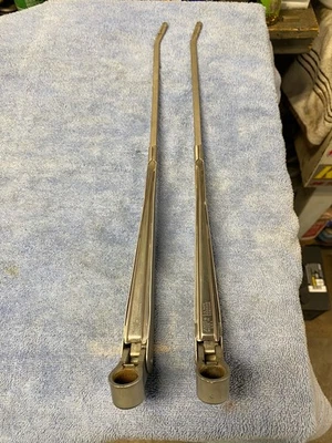 Dodge Ram D200 1974 brazos limpiaparabrisas Foto 1 de 3