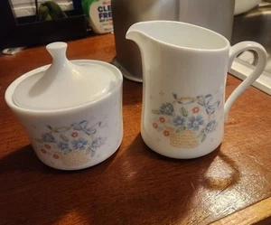 Vintage Corning Corelle Country Cornflower Sugar & Creamer Set 619-337 in Box - Picture 1 of 14