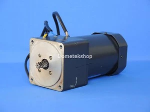 Oriental Motor CBI590-803 Clutch & Brake Motor 90 Watt 1300/1600 rpm 3 phase - Imagen 1 de 3