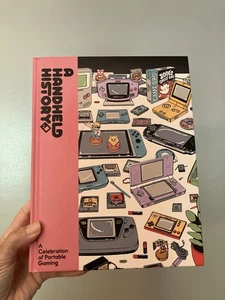 Lost in Cult: A Handheld History comprehensive Portable Gaming Hardback Book - Imagen 1 de 10