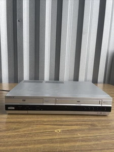 Sony SLV-D261P DVD/VHS VCR Combo Player (Tested & Working) No Remote - Picture 1 of 10