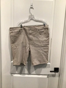 NUEVO CON ETIQUETAS Universal Thread Mujer 24W Denim Shorts Botón Cremallera Frontal Cinturones - Imagen 1 de 5
