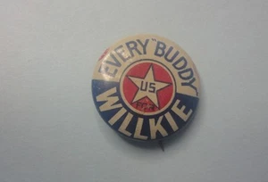 Spilla vintage Bastian Brothers pulsante/distintivo politico ogni amico USA per Willkie - Foto 1 di 2