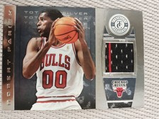 2013-14 Panini Totally Certified Totally Silver Robert Parish Game Used Jersey 