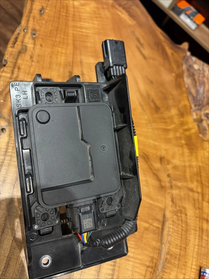 Оригинальный модуль датчика слепых зон для левого водителя Kia Soul 2024-2025 99140-K0600 - Изображение 1 из 4