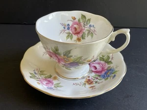 Royal Albert Bone China Floral on white ribbed teacup and Saucer EUC - Picture 1 of 6