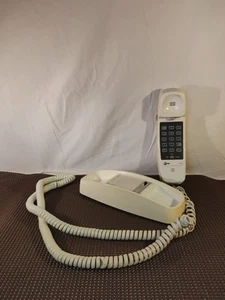 🔥Vintage AT&T Trimline 210 Telefon Beżowy Kręcony Przewodowy Retro Telefon stacjonarny - Zdjęcie 1 z 6