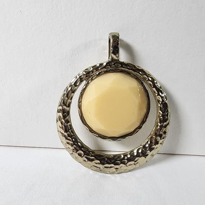 Premier Designs Hammered Goldtone Faceted Ivory Lucite Enhancer Pendant Cabochon - Image 1 of 4