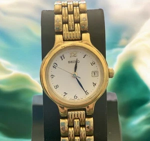 SEIKO GoldTone Women's Watch w Date White Dial 23mm Keeps Good Time New Battery - Picture 1 of 9