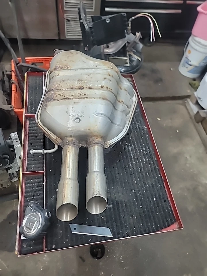 2015 Volkswagen Jetta Muffler Oem (##56) - Image 1 of 4