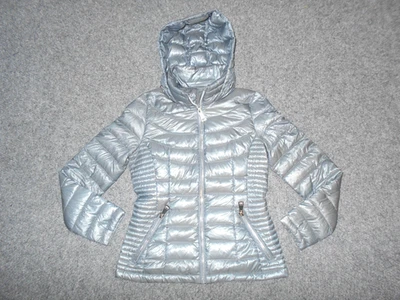 CALVIN KLEIN LIGHTWEIGHT DOWN FILLED WOMENS SMALL HOODED SILVER JACKET        A5 - Image 1 of 3
