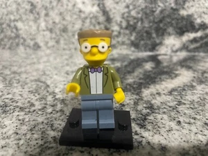 LEGO CMF SIMPSONS SERIES 2 7100 - Waylon Smithers - with stand - Minifigure - Picture 1 of 12