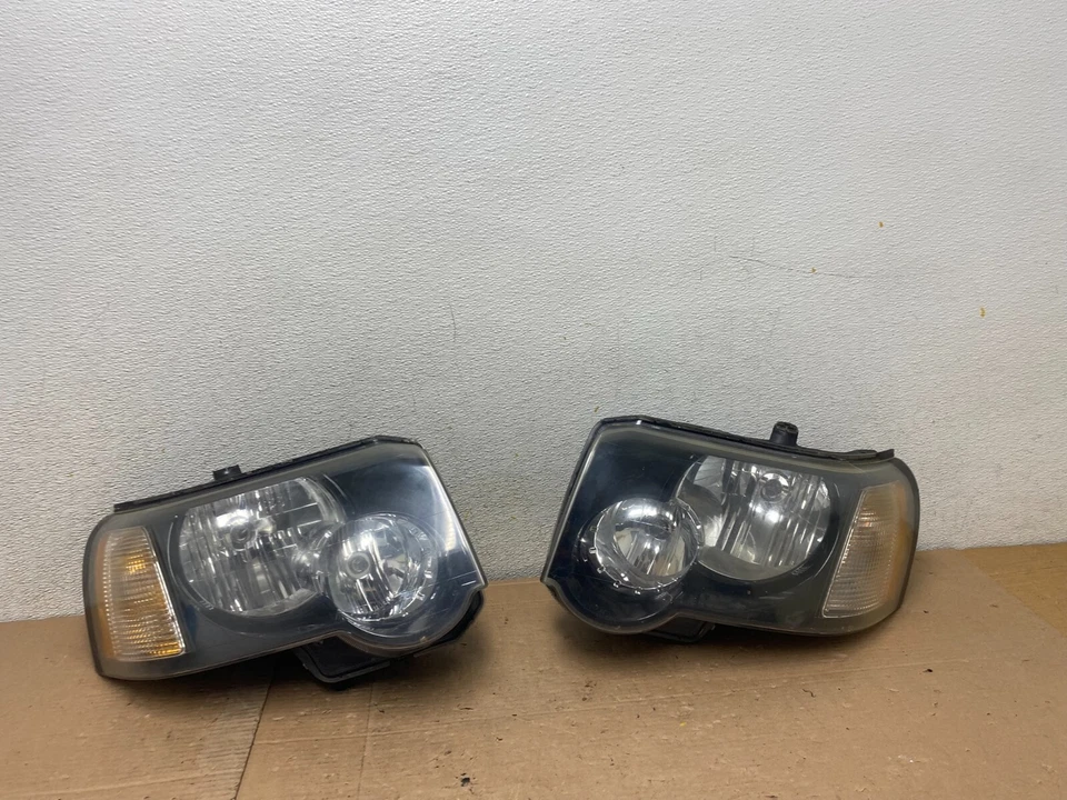 2004-2005 Land Rover Freelander Left+Right Side Halogen Headlights OEM O0468 DW - Image 1 of 4