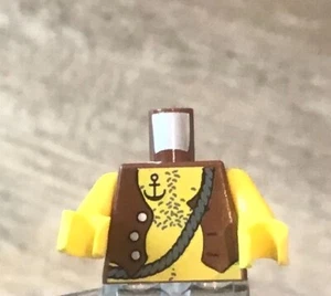 LEGO Minifigura Torso Pirata Chaleco y Ancla Tatuaje, Pecho Patrón de Pelo - Imagen 1 de 1